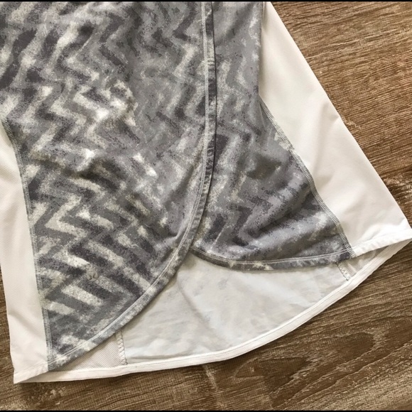 Lululemon tank - Picture 5 of 7